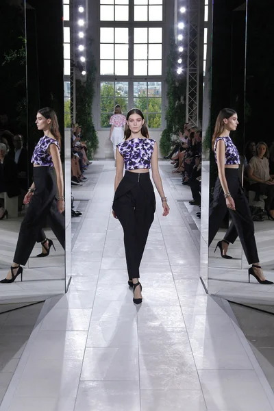 Look 17